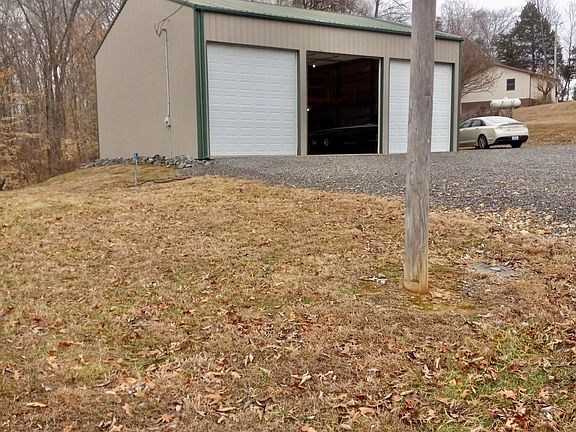 4th image of 353 Sunny Ln