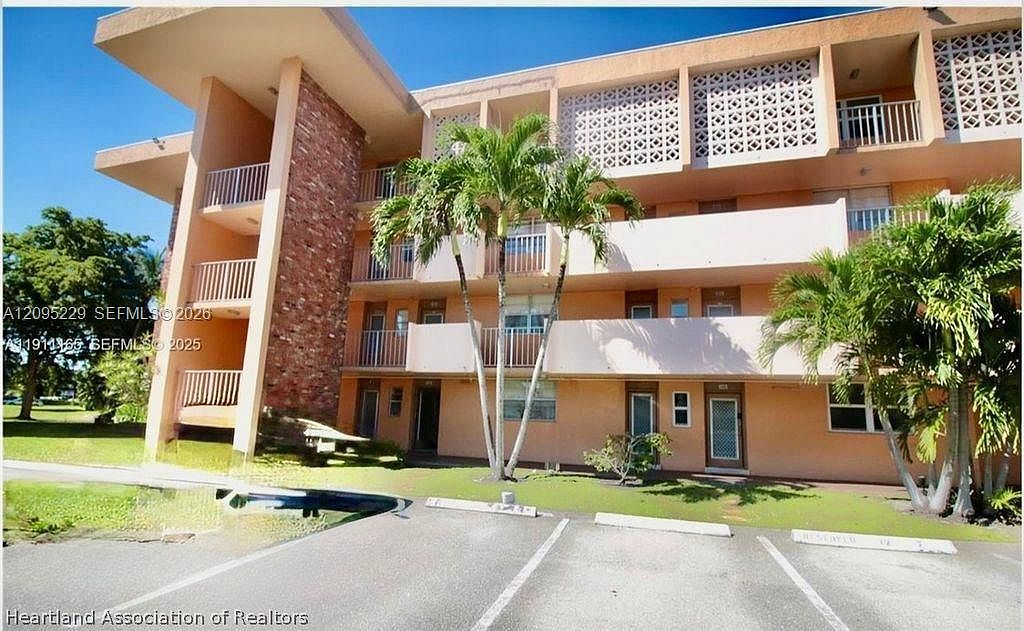 3001 NW 46th Ave APT 102 — The Club at Emerald Hills