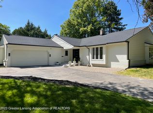 1047 Applegate Ln, East Lansing, MI 48823