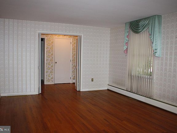 5th image of 233 Avon Dr