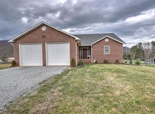 1585 Chestoa Pike, Erwin, TN 37650