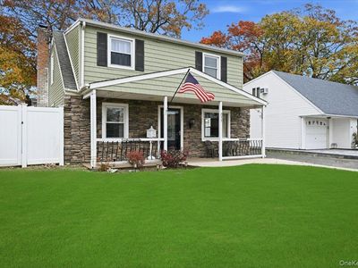 233 S Alleghany Avenue, Lindenhurst, NY, 11757