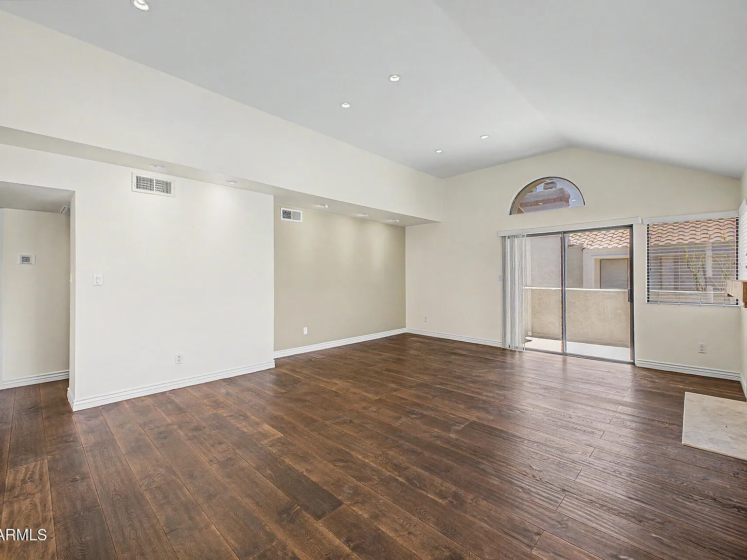 2 bed, 2.0 bath, 1076 sqft, $1,950 — Photo 4