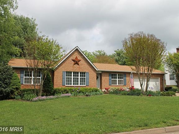 2nd image of 2208 Maplewood Dr