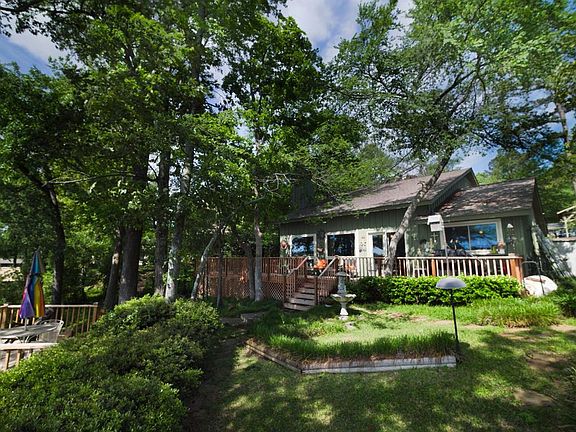 3rd image of 1417 Tanglewood Dr E