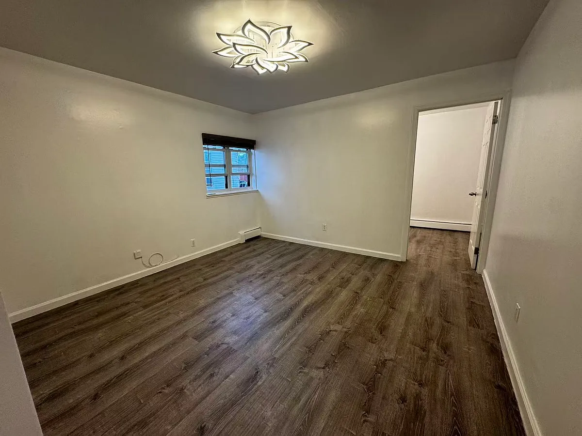 Building Photo - 1553 Ohm Ave #1