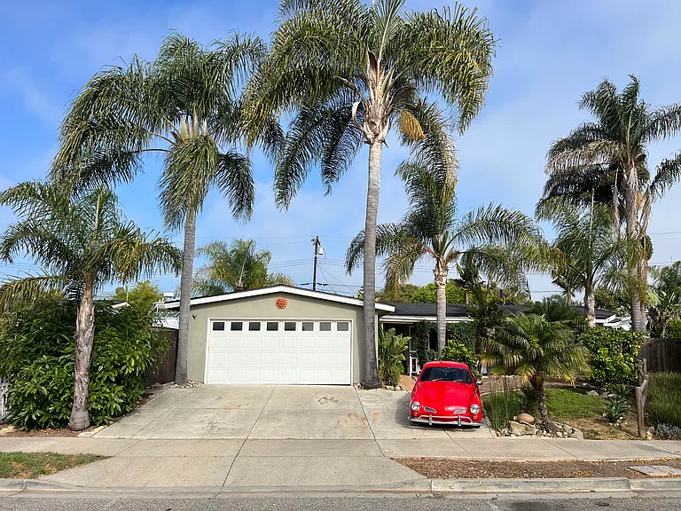 1476 Namouna St — Photo 1