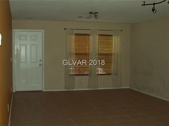 5th image of 805 Warwick Castle Dr
