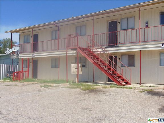 5th image of 810 W Avenue D