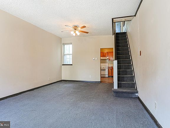 3rd image of 418 Harlan St