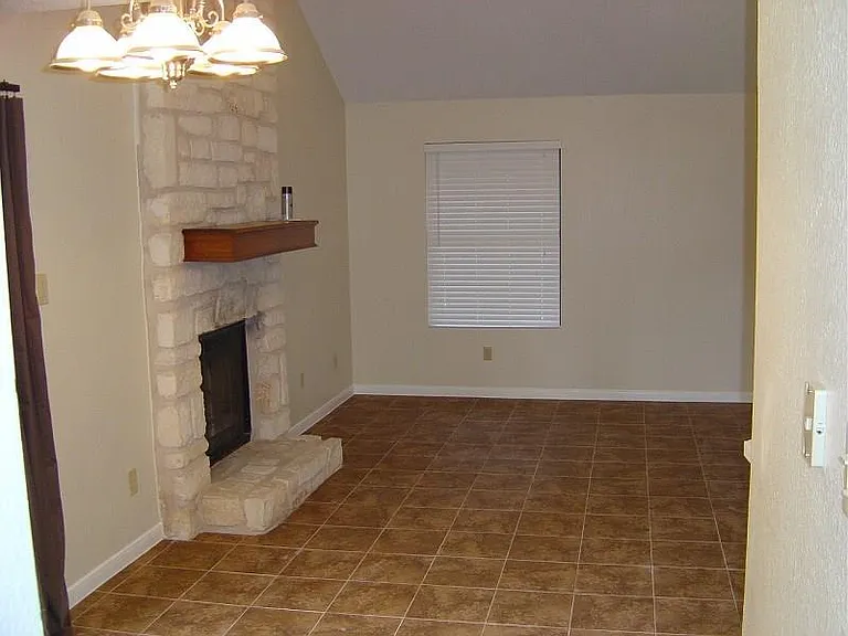 1701 Horseshoe Cir — Photo 3