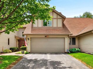 Cross Wind Cove, Pewaukee, WI 53072