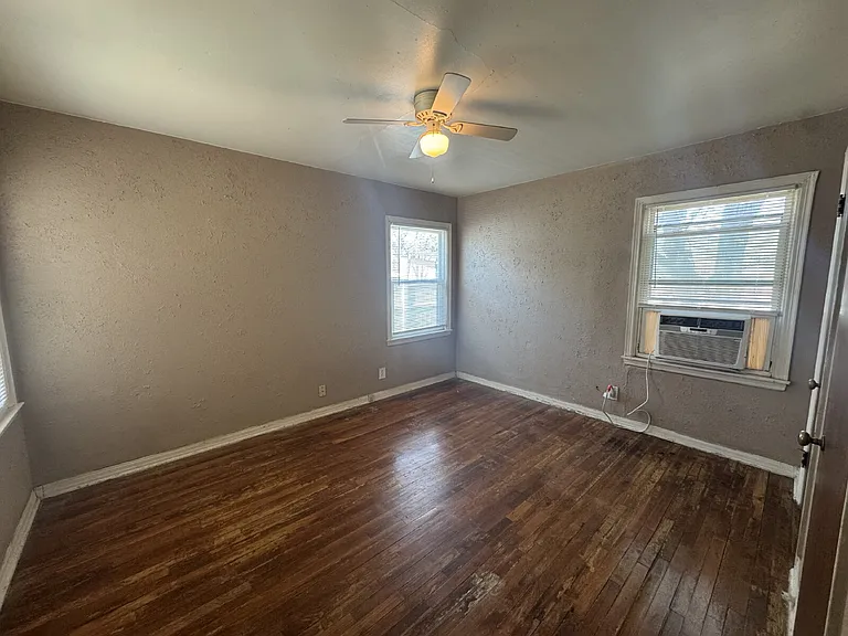2118 33rd St #B — Photo 5