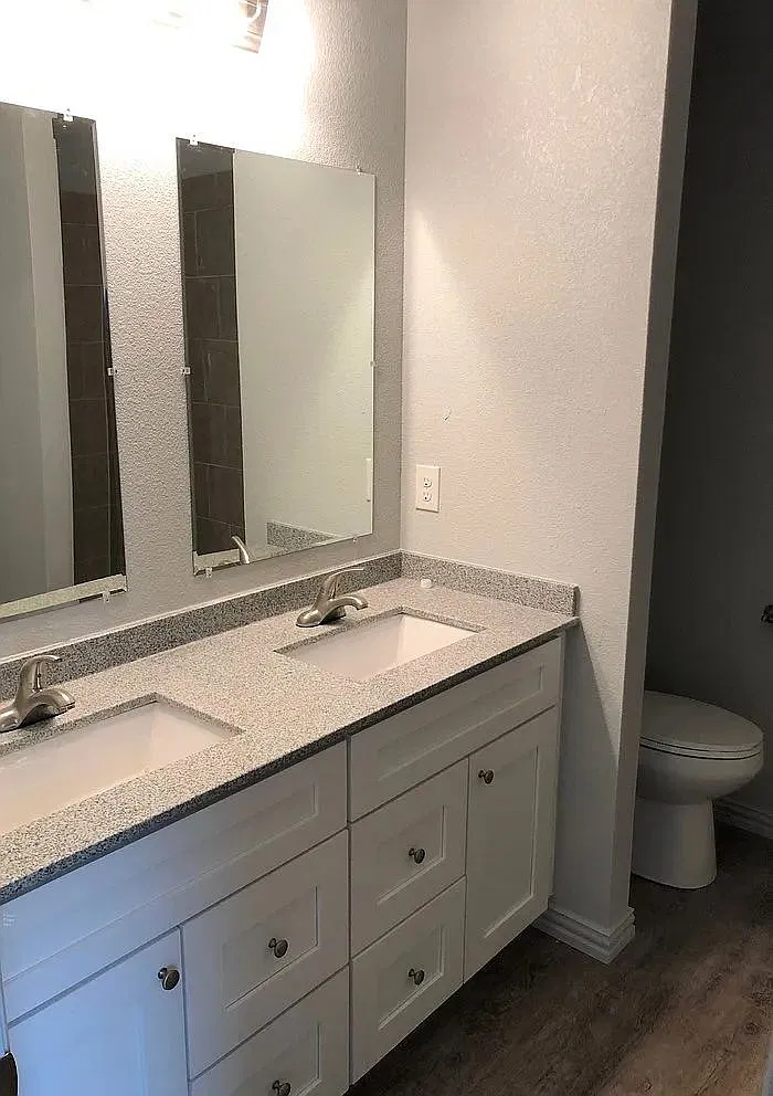 Sunny and Spacious 3 Bedroom, 2 Bathroom Home — Photo 4