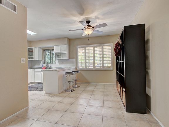 5th image of 371 N Abrego Dr