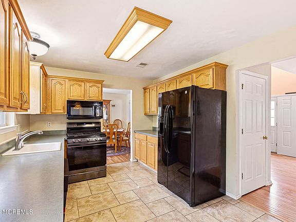 4th image of 7 Dove Mill Cres