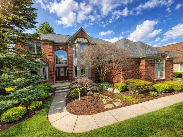 45844 Southwick Dr, Canton, MI 48188
