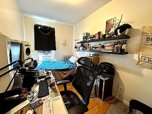 4th image of 1254 Union St APT 4P
