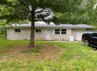 19434 E Lake Site Dr, Hope, IN 47246