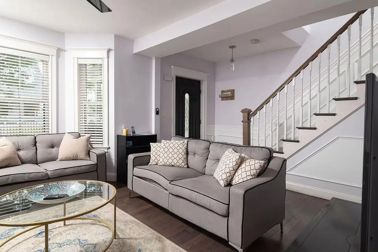 3 bed, 1.5 bath, $6,093 — Photo 1