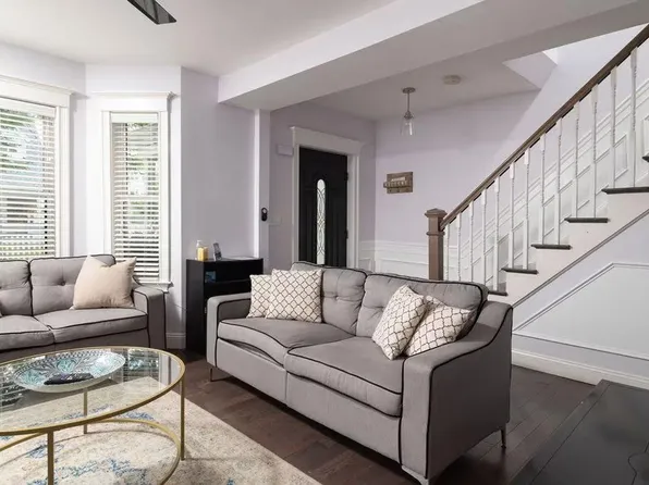 7 Summit Ave, Everett, MA