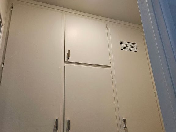 5th image of 612 E Queen St #5