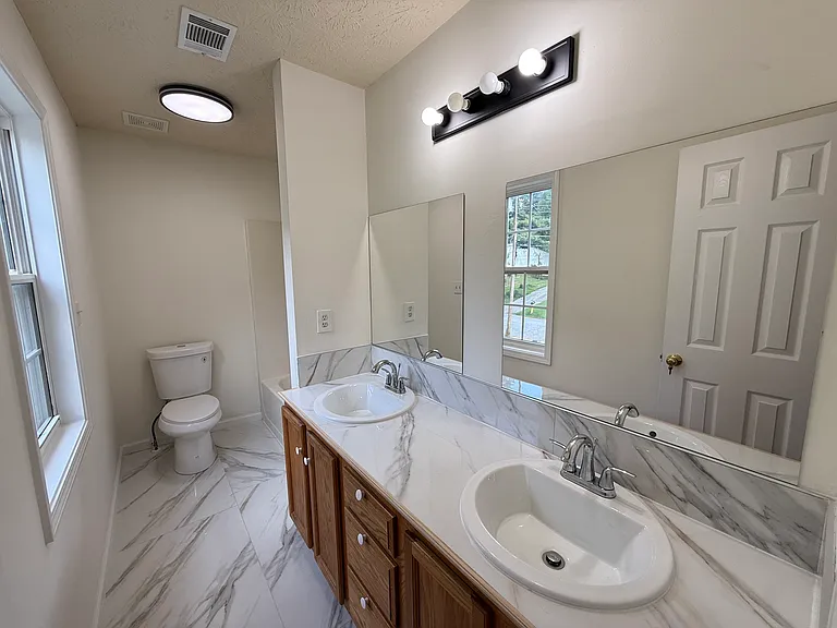 811 Kennesaw Dr — Photo 11
