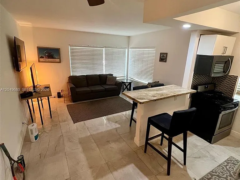 818 Pennsylvania Ave #1 — Photo 3