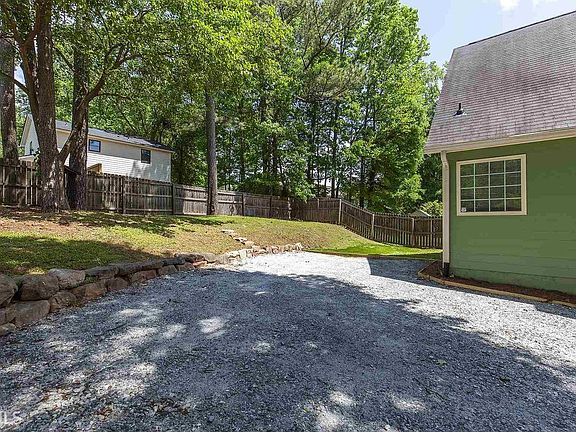 4th image of 3152 Granby Ave
