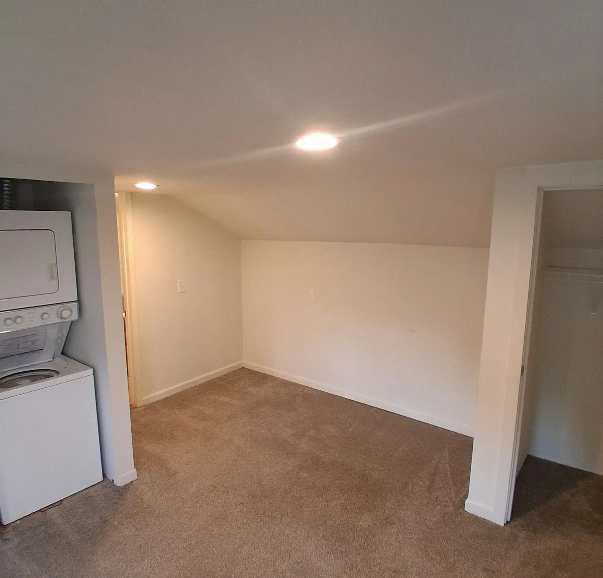 14602 Portland Avenue Southwest, Unit B — Photo 4