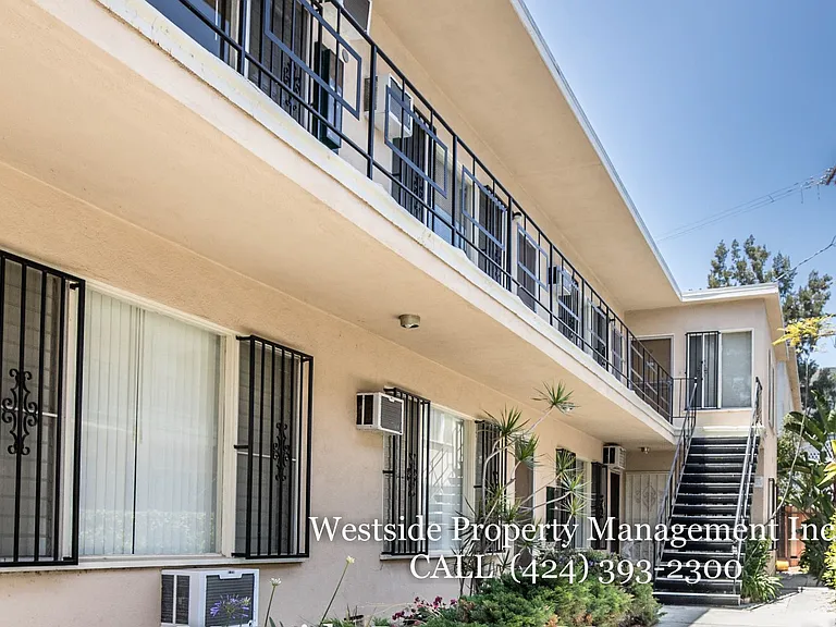145 N La Peer Dr #4 — Photo 11