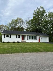 30 Sunset Ln, Springville, NY, 14141