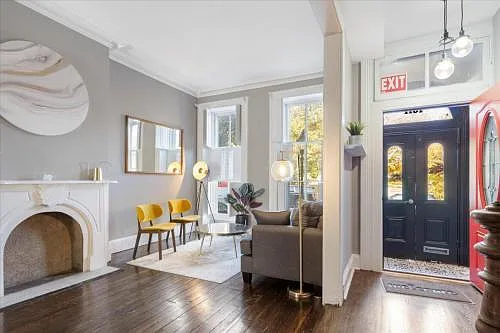 1511 W Lombard St — Photo 1