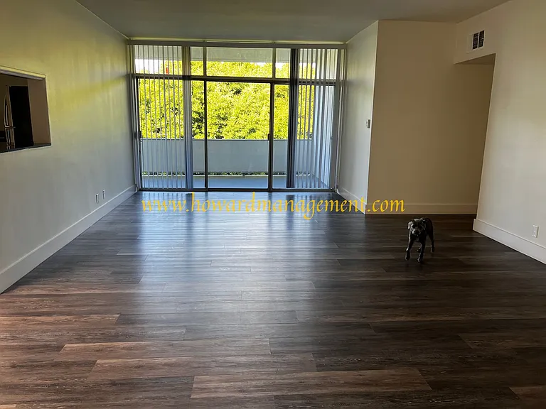 537 San Vicente — Photo 3