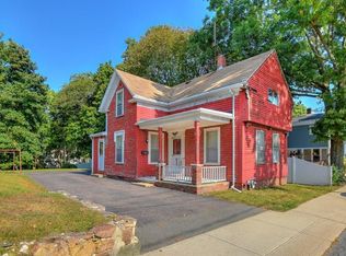 17 Pleasant St, Ipswich, MA 01938