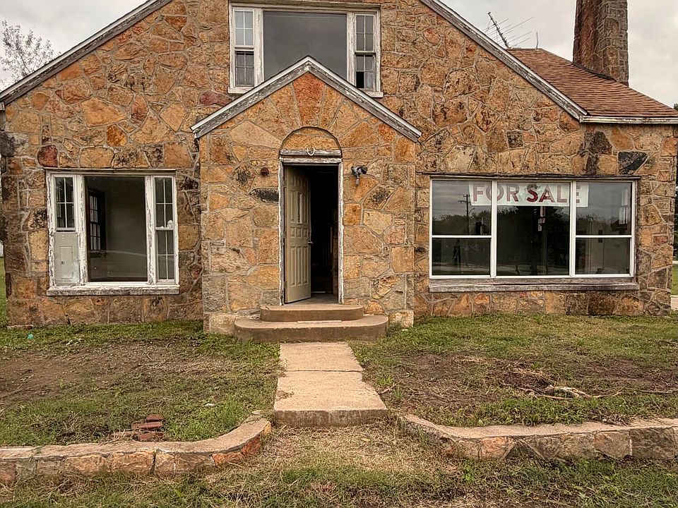 1st image of 610 SW 1st St