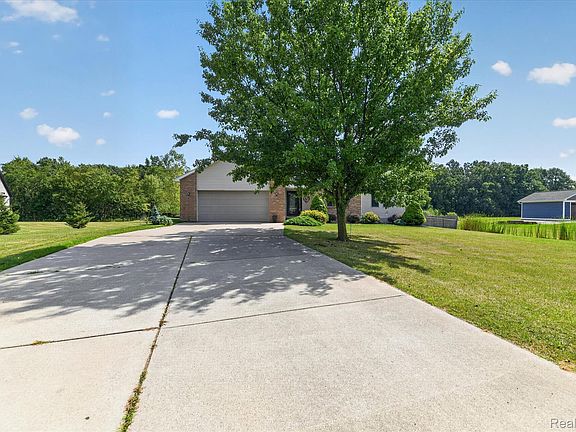 4th image of 13144 Grant Cir