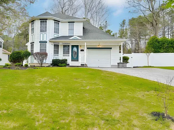 6411 Tanglewood Dr, Mays Landing, NJ 08330