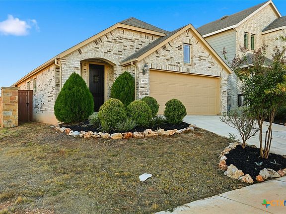 2nd image of 2035 Cowan Dr