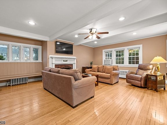 4th image of 26 Athenia Ave