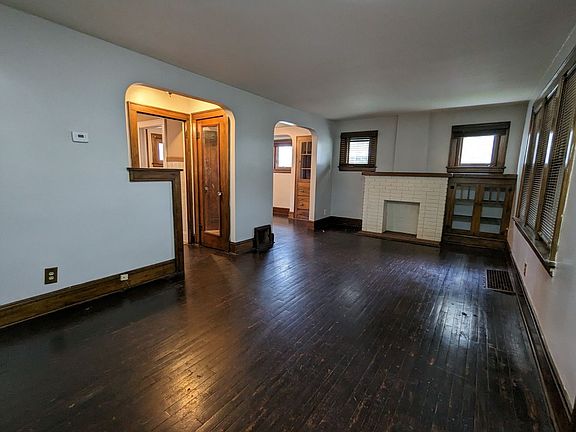 4th image of 627 N Firestone Blvd