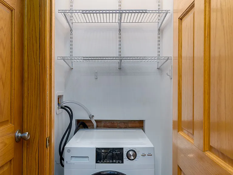 440 De Graw St #2 — Photo 8