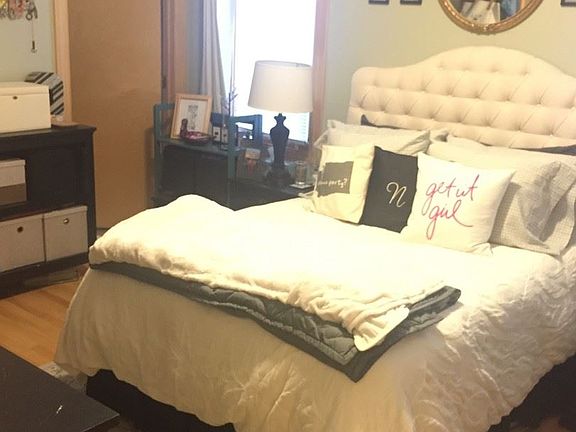 4th image of 1654 N Warren Ave #1654