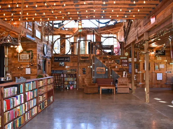 7730 Bear Creek Rd, Morgantown, IN 46160