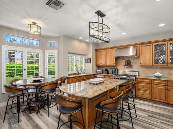 230 Augusta Dr, Palm Desert, CA 92211