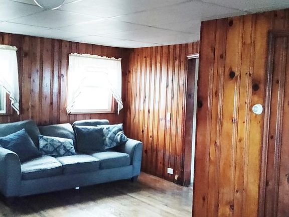 Large living room with large closet