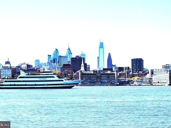 4th image of 912 Point St