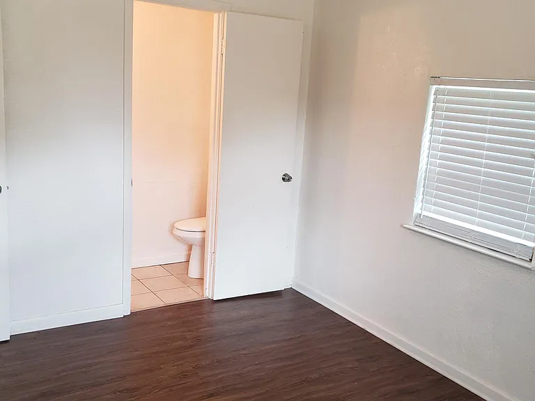 145 Tulip Dr — Photo 8