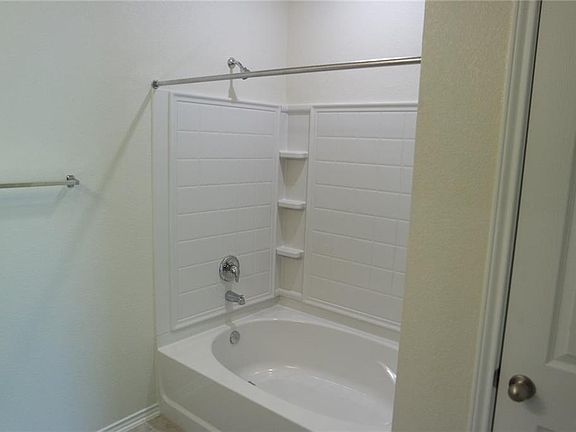 5th image of 1621 Uhland Dr