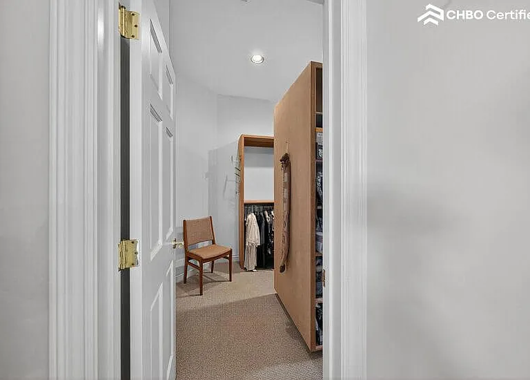 Entry to master closet